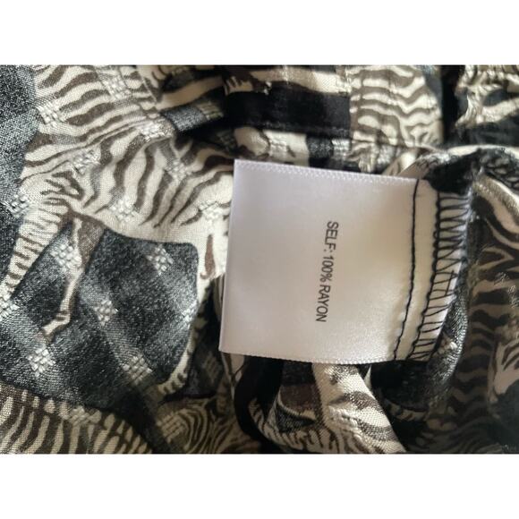 Jane + Delancey Zebra AOP Womens/Teen Blouse Size 1X Sheer Avant Garde - Picture 5 of 9
